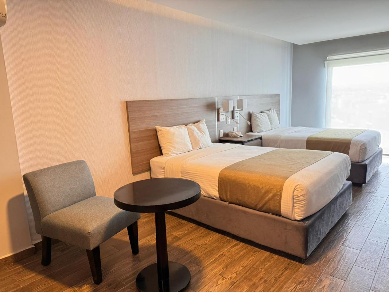 Hotel Nuvo Салтильо Екстериор снимка