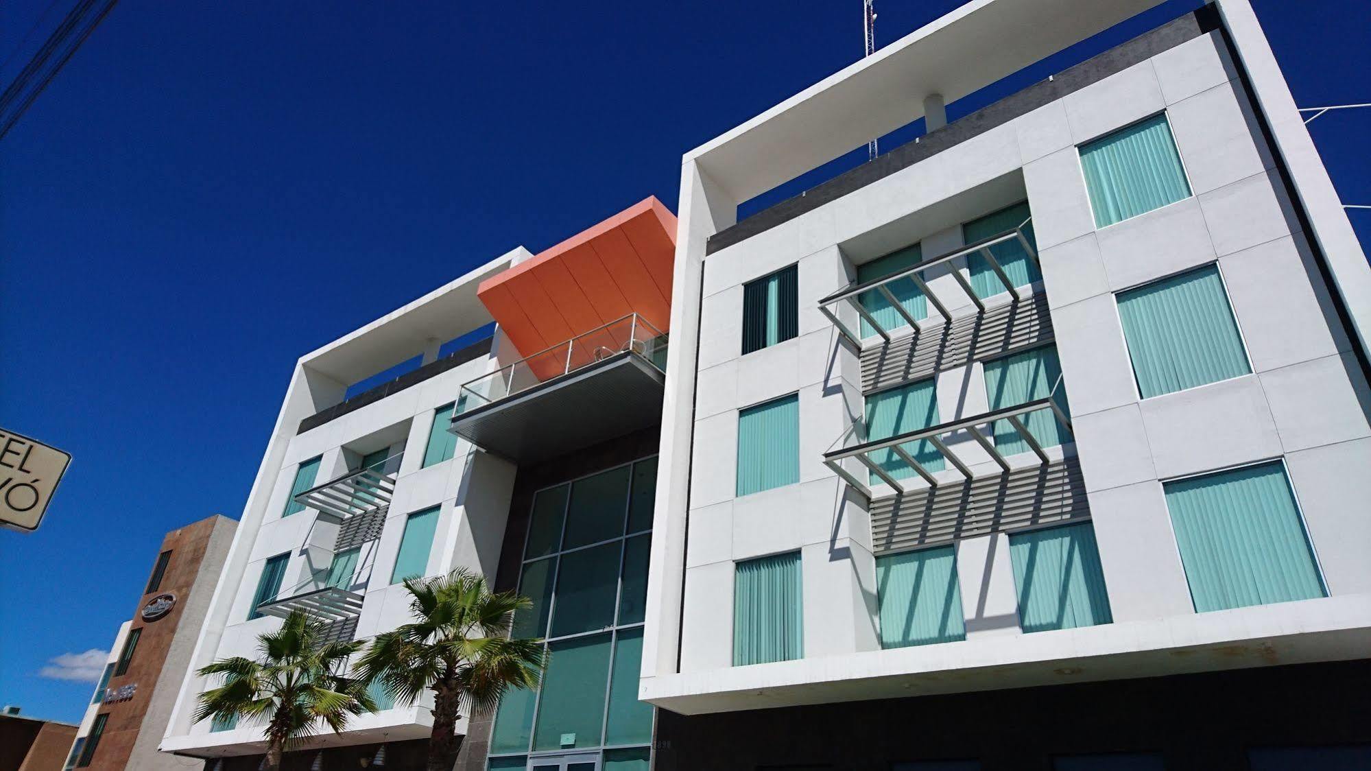 Hotel Nuvo Салтильо Екстериор снимка