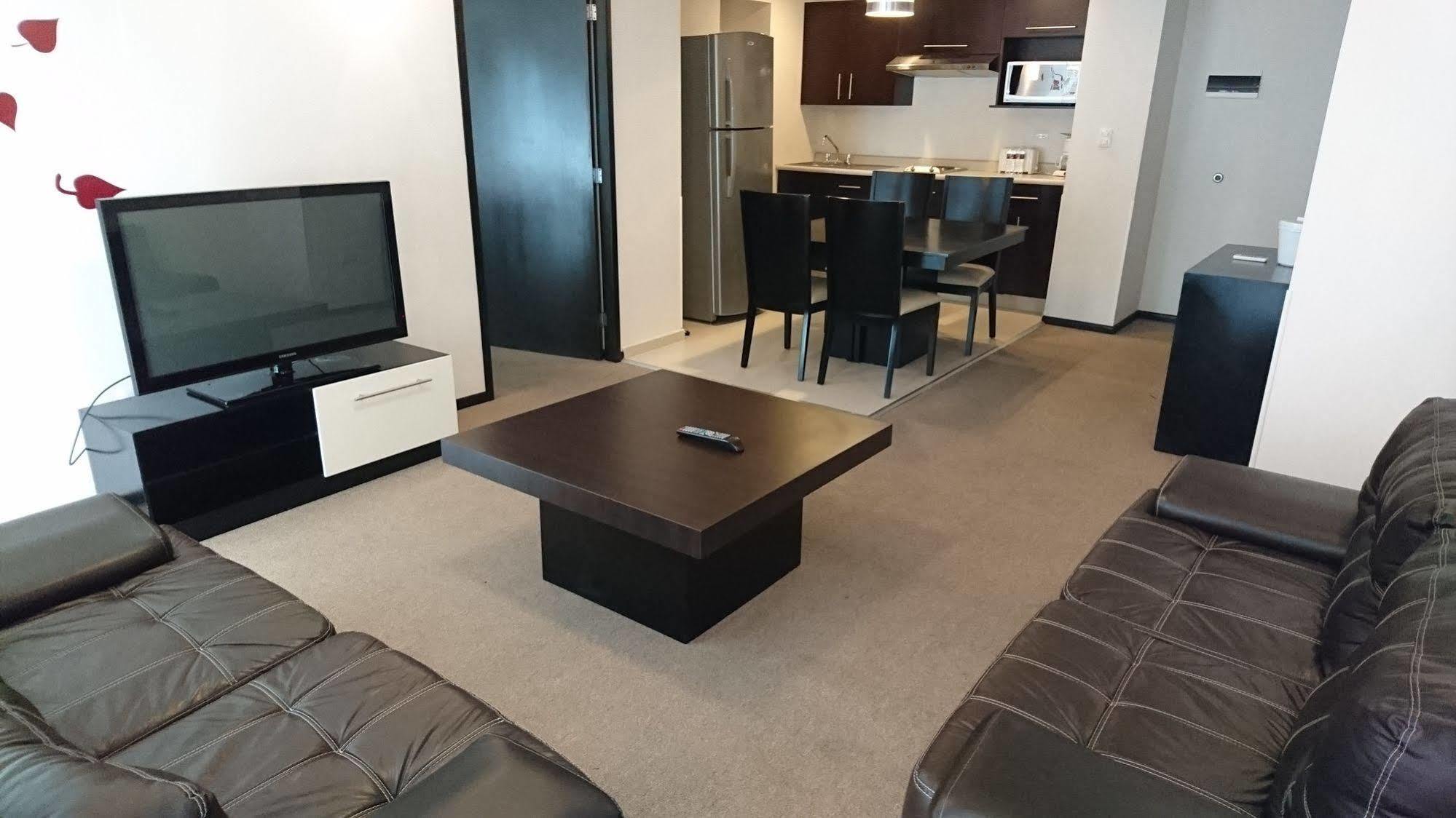 Hotel Nuvo Салтильо Екстериор снимка